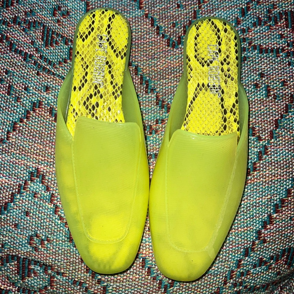 Cape Robbin Venomous Slip on Mules